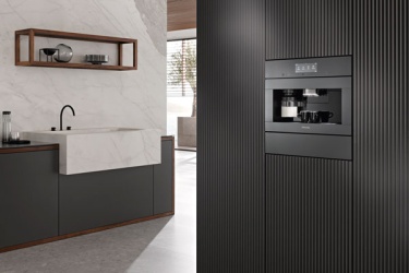 В каких кофемашинах Miele не нужно доливать воду вручную?